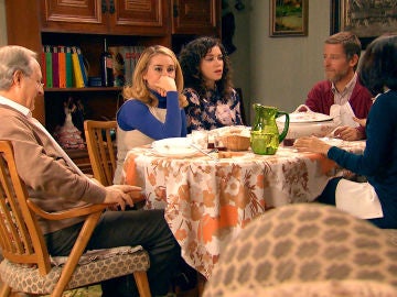 Los Gómez incomodan a Luisita y Amelia en plena comida familiar