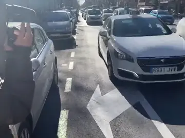 Un grupo de taxis sale de la Almudena Un grupo de taxis sale de la Almudena