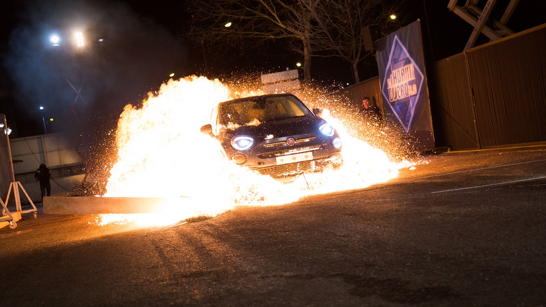 Ana Guerra se sube a un bestial meteorito sobre ruedas en 'El Hormiguero 3.0'