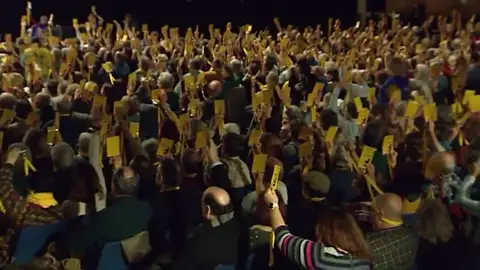 La Crida avala avanzar hacia la independencia de Cataluña sin renunciar a ninguna vía pacífica La Crida avala avanzar hacia la independencia de Cataluña sin renunciar a ninguna vía pacífica