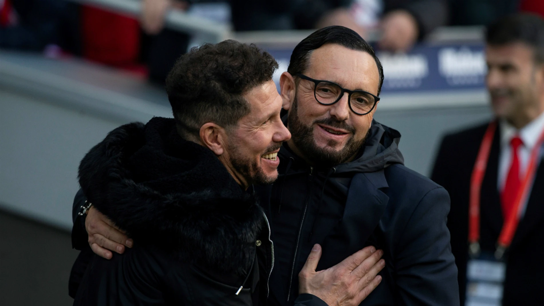 Simeone abraza a Bordalás Simeone abraza a Bordalás