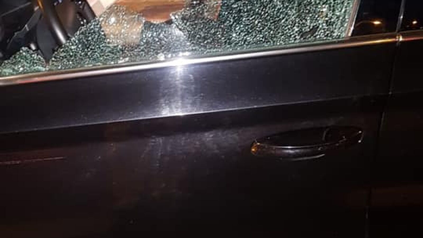 Disparan a un conductor de Uber y lanzan patadas contra un Cabify en Madrid