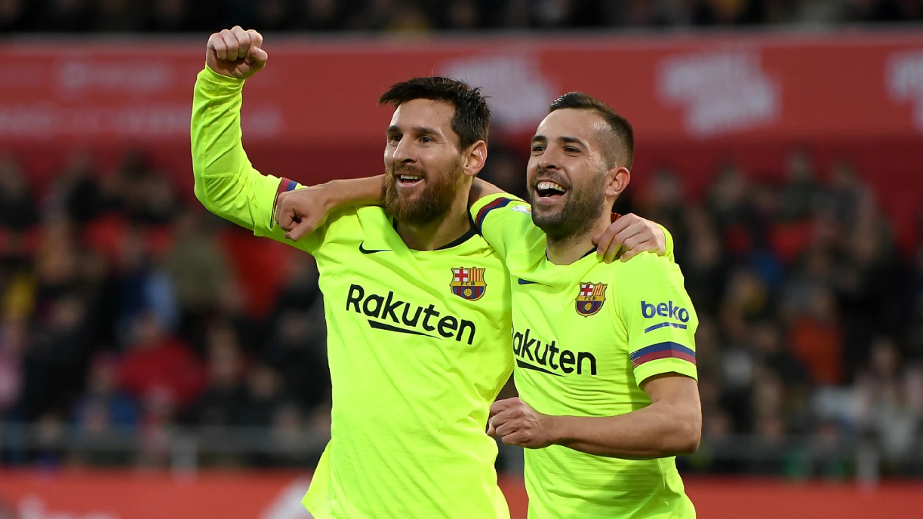 Messi celebra un gol con Jordi Alba Messi celebra un gol con Jordi Alba