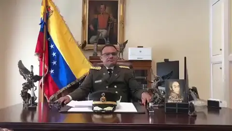 El agregado militar de Venezuela en EEUU rompe con Maduro: "Me cansé de callar porque estamos viviendo el suicidio de un país" El agregado militar de Venezuela en EEUU rompe con Maduro: "Me cansé de callar porque estamos viviendo el suicidio de un país"