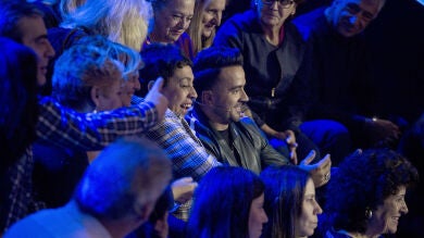 Luis Fonsi busca el consuelo del público tras ser rechazado como coach por Auba Murillo