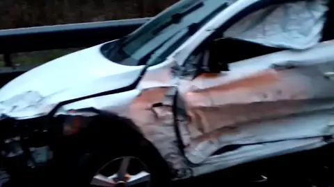 Una colisión múltiple entre 9 coches deja tres heridos en Asturias Una colisión múltiple entre 9 coches deja tres heridos en Asturias