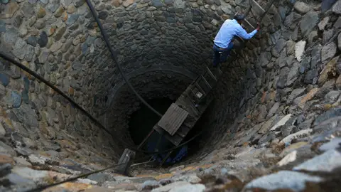 Imagen de archivo de un pozo Imagen de archivo de un pozo