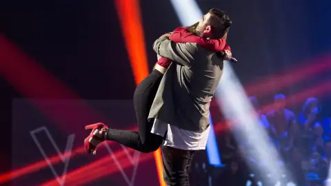 Vídeo: Antonio Orozco, feliz por sumar a Lorena Santos a su equipo Antonio Orozco, feliz por sumar a Lorena Santos a su equipo: “Eres una grandísima expresión de la música”