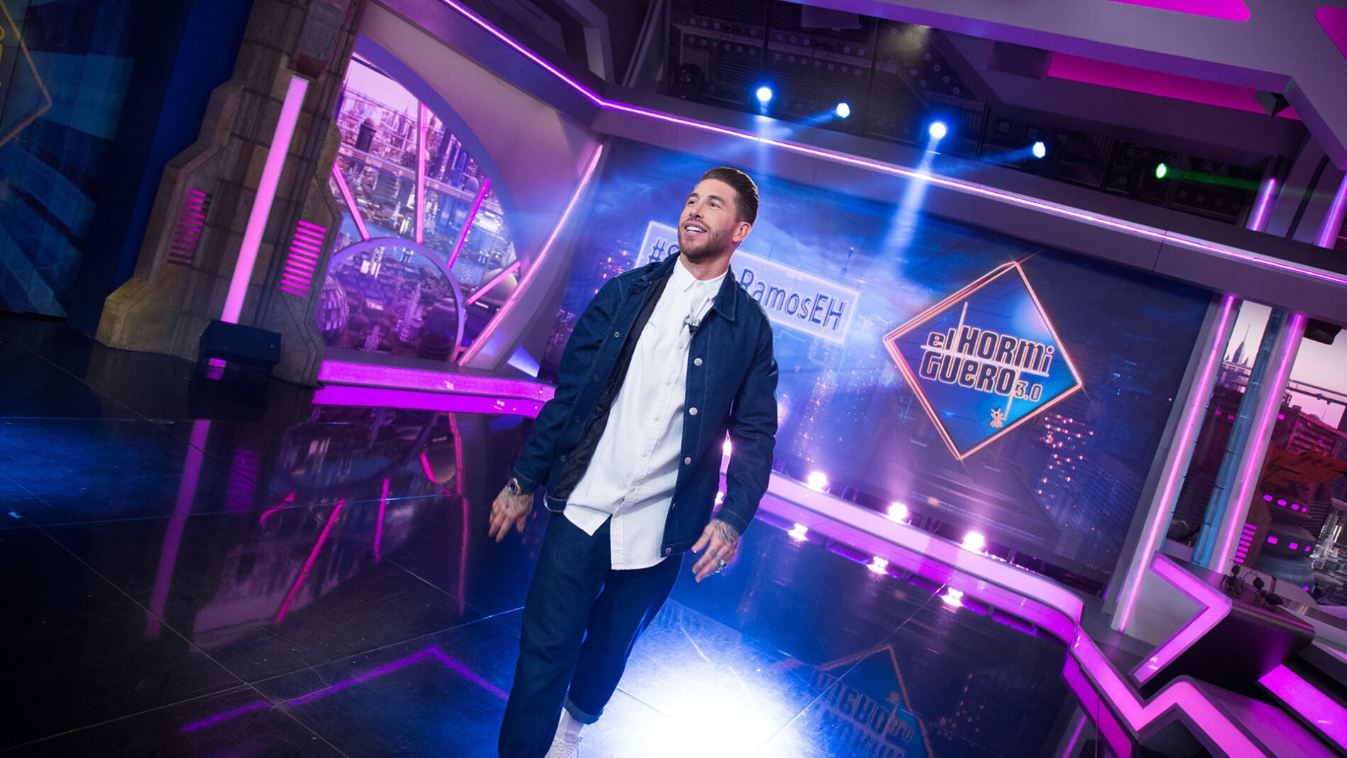 Un divertido Sergio Ramos se convierte en el presentador de 'El Hormiguero 3.0' por un d&iacute;a