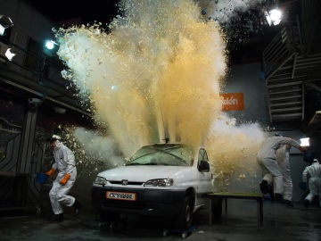 Marron convierte el plató de 'El Hormiguero 3.0' en una fiesta de la espuma dentro de un coche