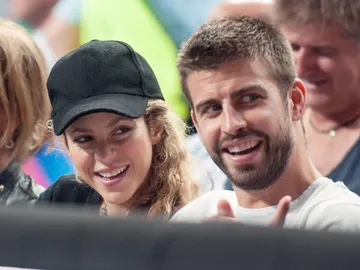 Shakira y Gerard Piqué Shakira y Gerard Piqué