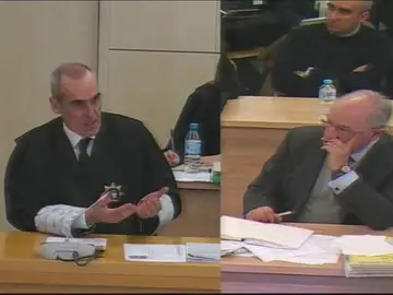 Rodrigo Rato carga contra Mariano Rajoy por confabularse con sus "competidores", especialmente con Francisco González, para apartarle de su cargo Rodrigo Rato carga contra Mariano Rajoy por confabularse con sus "competidores", especialmente con Francisco González, para apartarle de su cargo