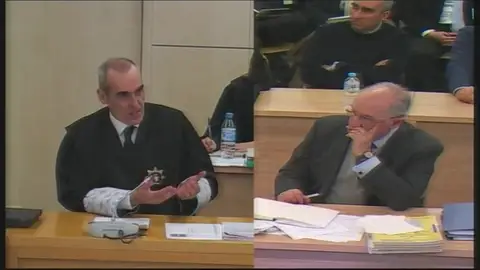 Rodrigo Rato carga contra Mariano Rajoy por confabularse con sus "competidores", especialmente con Francisco González, para apartarle de su cargo Rodrigo Rato carga contra Mariano Rajoy por confabularse con sus "competidores", especialmente con Francisco González, para apartarle de su cargo