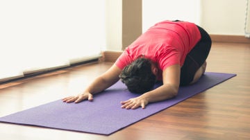 Mujer haciendo pilates Mujer haciendo pilates
