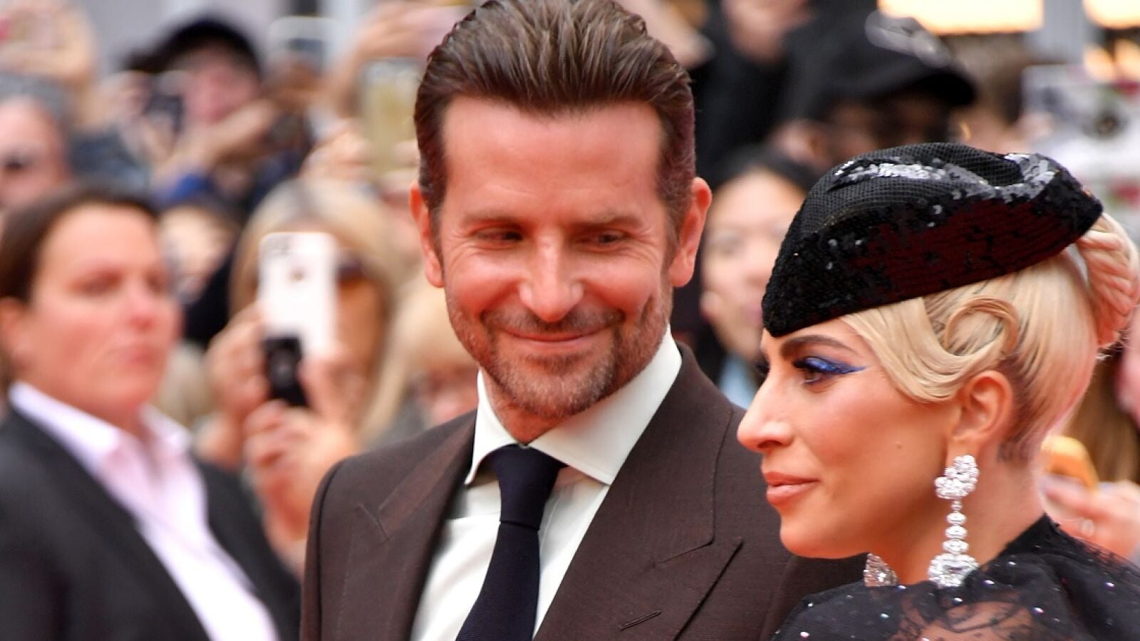 Bradley Cooper quiere volver a reunirse con Lady Gaga y tiene una idea especial para hacerlo