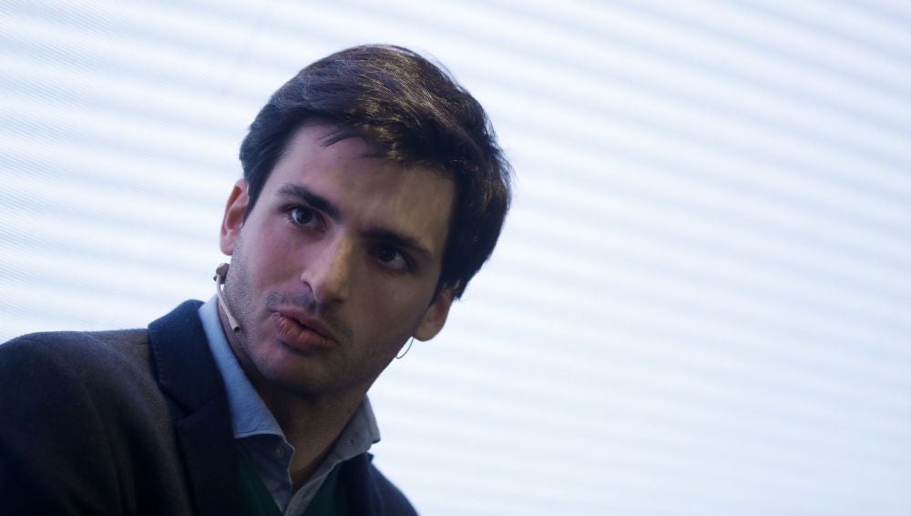 Carlos Sainz en un evento de cosmética