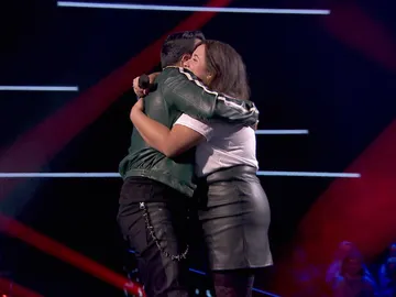 VÍDEO: Luis Fonsi se emociona tras conseguir la voz de Naiara Hernández VÍDEO: Luis Fonsi se emociona tras conseguir la voz de Naiara Hernández