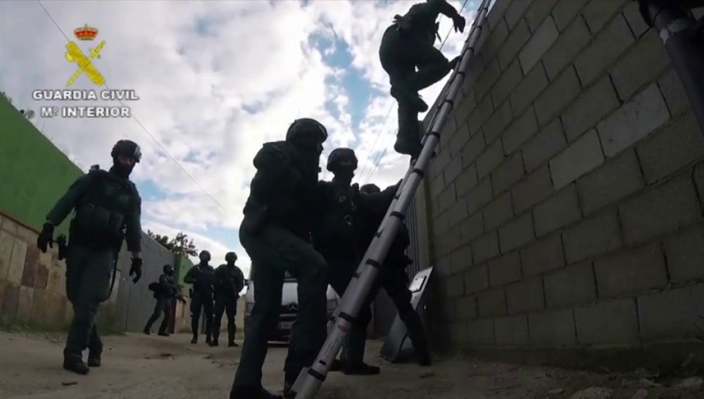 La Guardia Civil detiene en la Costa del Sol a 14 integrantes de un importante clan perteneciente a la 'camorra italiana'