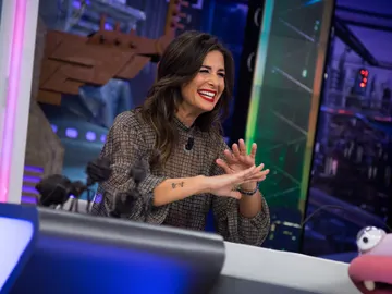 Nuria Roca pide consejo a Chenoa, Mimi y Soraya Arnelas para las preguntas más comprometidas que recibe en su consultorio Nuria Roca pide consejo a Chenoa, Mimi y Soraya Arnelas para las preguntas más comprometidas que recibe en su consultorio