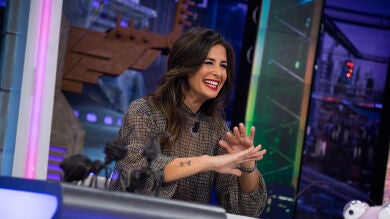 Nuria Roca pide consejo a Chenoa, Mimi y Soraya Arnelas para las preguntas más comprometidas que recibe en su consultorio