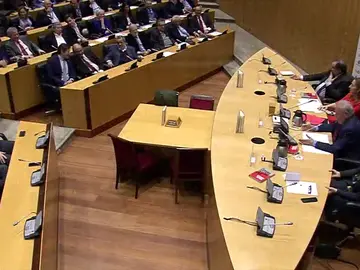 Todos los zascas de Alfonso Guerra a Pedro Sánchez y los independentistas Todos los zascas de Alfonso Guerra a Pedro Sánchez y los independentistas