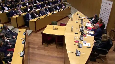 Todos los zascas de Alfonso Guerra a Pedro Sánchez y los independentistas Todos los zascas de Alfonso Guerra a Pedro Sánchez y los independentistas