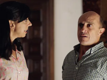 Almudena reclama la ayuda de Alfonso delante de María José: "Tengo que arreglar este desastre" Almudena reclama la ayuda de Alfonso delante de María José: "Tengo que arreglar este desastre"