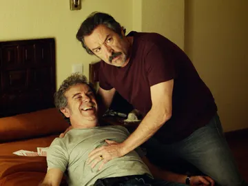 Teo, sobre la droga de Alfonso y Almudena: "Esta mierda está de puta madre" Teo, sobre la droga de Alfonso y Almudena: "Esta mierda está de puta madre"