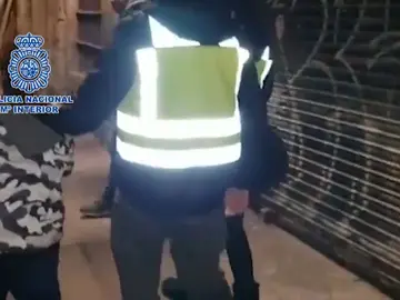 Localizado en Barcelona un menor que fue sustraído por su padre y un amigo a la fuerza Localizado en Barcelona un menor que fue sustraído por su padre y un amigo a la fuerza