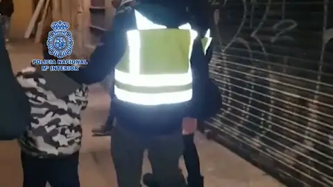 Localizado en Barcelona un menor que fue sustraído por su padre y un amigo a la fuerza Localizado en Barcelona un menor que fue sustraído por su padre y un amigo a la fuerza