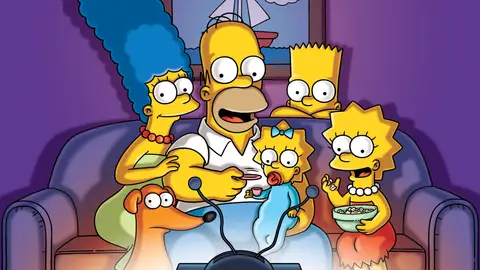 Matt Groening, creador de Los Simpson, aparece en la serie desde el primer capítulo Matt Groening, creador de Los Simpson, aparece en la serie desde el primer capítulo