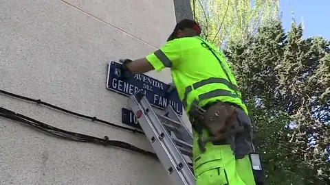 El gobierno reclama a los ayuntamientos la retirada de vestigios franquistas, como pide Torra El gobierno reclama a los ayuntamientos la retirada de vestigios franquistas, como pide Torra
