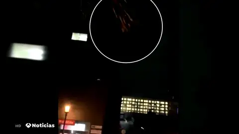 Unos helicópteros militares volando a escasa altura asustan a los viandantes de Los Ángeles Unos helicópteros militares volando a escasa altura asustan a los viandantes de Los Ángeles