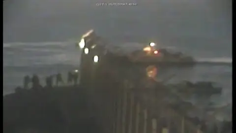 Cinco años desde la 'Tragedia del Tarajal' en la que murieron 15 inmigrantes que intentaban entrar en España Cinco años desde la 'Tragedia del Tarajal' en la que murieron 15 inmigrantes que intentaban entrar en España