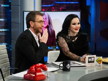 Alaska cuenta el significado de los esqueletos para los mexicanos en 'El Hormiguero 3.0' Alaska cuenta el significado de los esqueletos para los mexicanos en 'El Hormiguero 3.0'