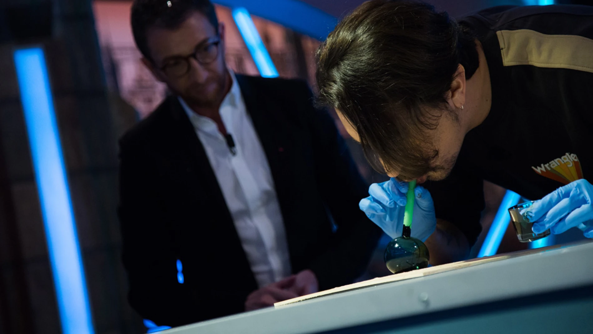 Marron nos descubre las pompas de jabón negras en 'El Hormiguero 3.0'