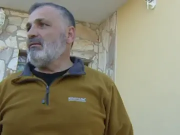 Un policía se enfrenta a 20 años de cárcel por defenderse de cinco asaltantes armados que entraron violentamente en su casa Un policía se enfrenta a 20 años de cárcel por defenderse de cinco asaltantes armados que entraron violentamente en su casa