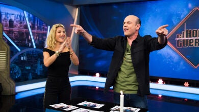 Un romántico Jandro sorprende a Elsa Pataky en 'El Hormiguero 3.0'