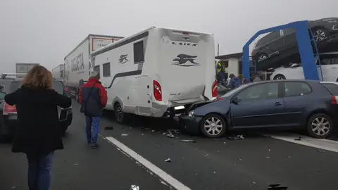 Accidente múltiple en la AP-1 en el término burgalés de Briviesca Accidente múltiple en la AP-1 en el término burgalés de Briviesca