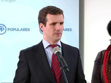 Casado exige a Rivera aclarar si pactará con el PSOE como en 2015: "¿Está dispuesto a revalidar el pacto del abrazo?"