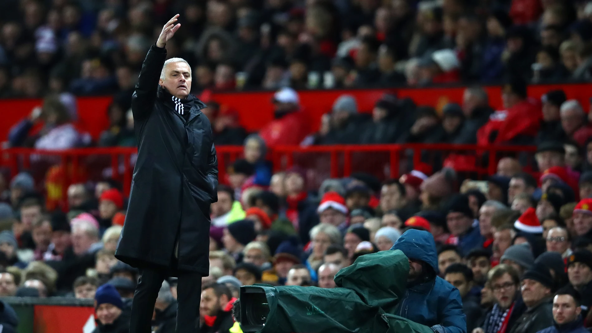 José Mourinho, en la banda de Old Trafford José Mourinho, en la banda de Old Trafford
