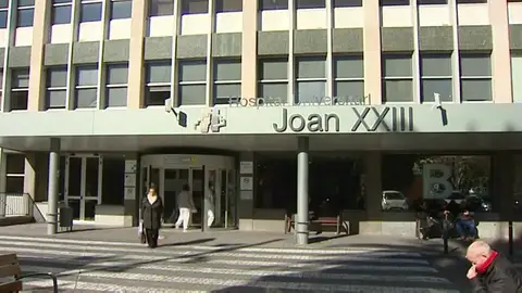Los Mossos detienen a los padres del bebé ingresado grave por maltrato en Tarragona Los Mossos detienen a los padres del bebé ingresado grave por maltrato en Tarragona