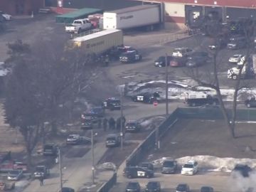 Varios agentes resultan heridos en un tiroteo en Illinois