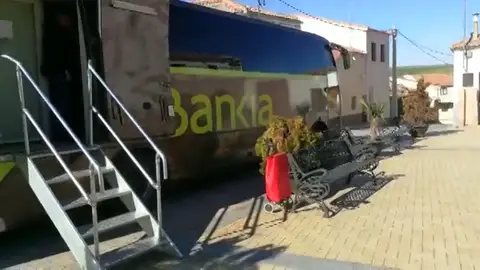 ¿Cómo se vive en un pueblo que no tienen ninguna oficina bancaria ni cajero? ¿Cómo se vive en un pueblo que no tienen ninguna oficina bancaria ni cajero?