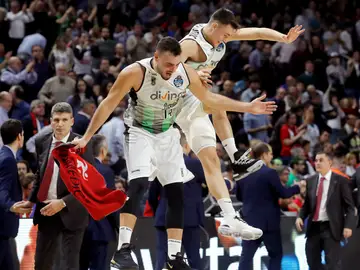 El Joventut celebra una victoria El Joventut celebra una victoria
