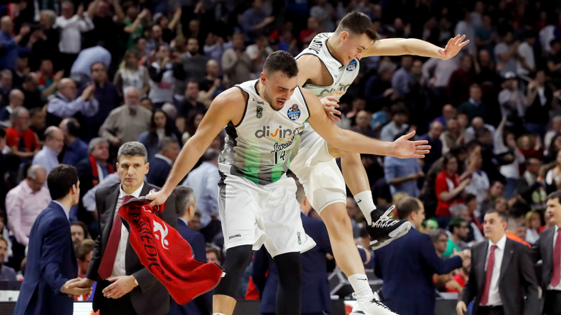 El Joventut celebra una victoria El Joventut celebra una victoria