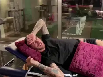 Sergio Ramos se hace un nuevo tatuaje al ritmo de Alejandro Sanz y Nicky Jam Sergio Ramos se hace un nuevo tatuaje al ritmo de Alejandro Sanz y Nicky Jam