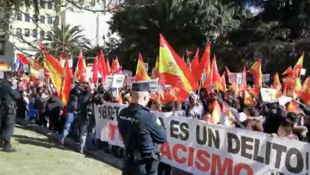Unos  4.000 ciudadanos chinos se manifiestan en Madrid contra el BBVA