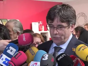 Puigdemont critica que Tajani se haya dejado "arrastrar" por una "deriva demofóbica" al vetar su conferencia en el Parlamento Puigdemont critica que Tajani se haya dejado "arrastrar" por una "deriva demofóbica" al vetar su conferencia en el Parlamento