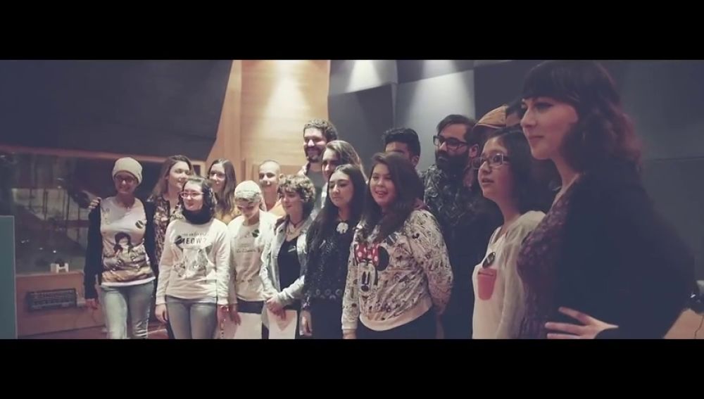 María Villalón, ganadora de 'Tu cara me suena', le pone voz al cáncer infantil junto a 18 adolescentes